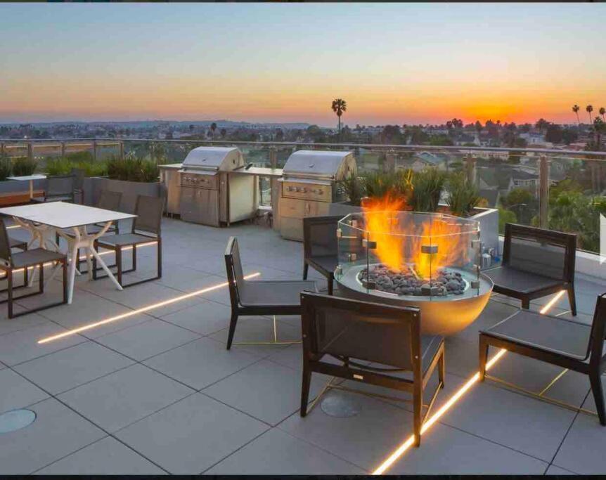 Relax On Wilshire With A View Daire Los Angeles Dış mekan fotoğraf